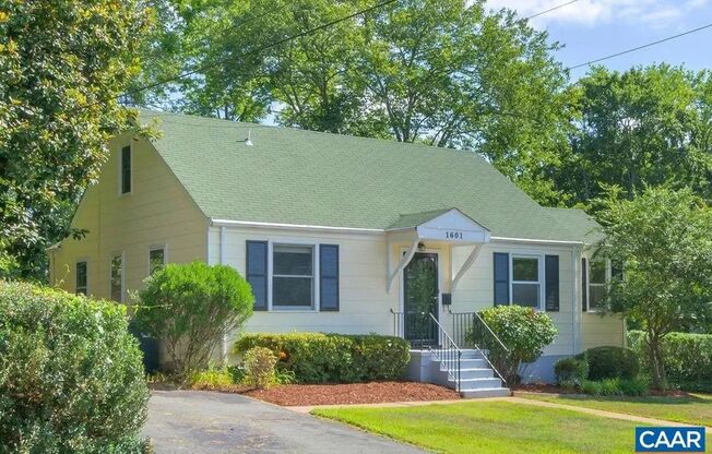 Charming home 3BR with office, 2 Ba in great location in Charlottesville