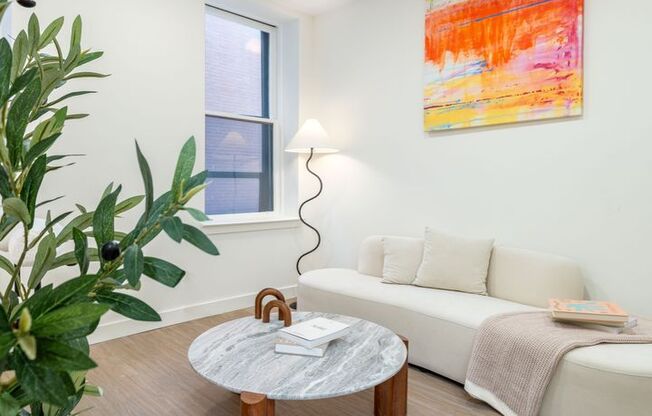 2 beds, 1 bath, 729 sqft, $2,016, Unit A-302