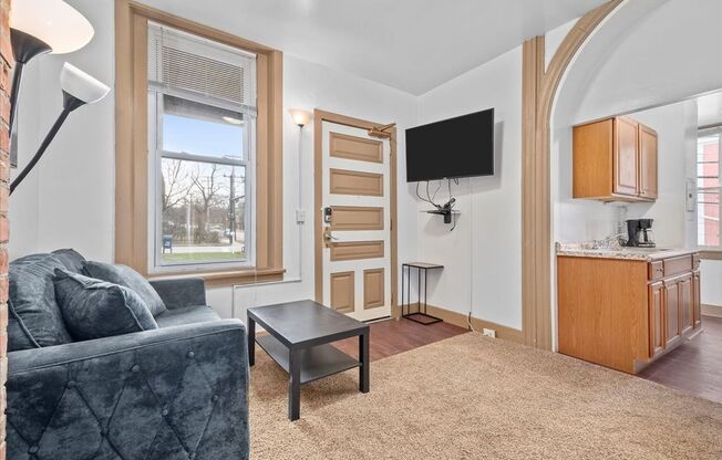 100 N Linden Ave 1-B1