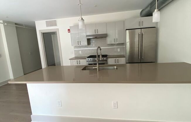 1 bed, 1 bath, 927 sqft, $1,650, Unit 957 Liberty Ave #203