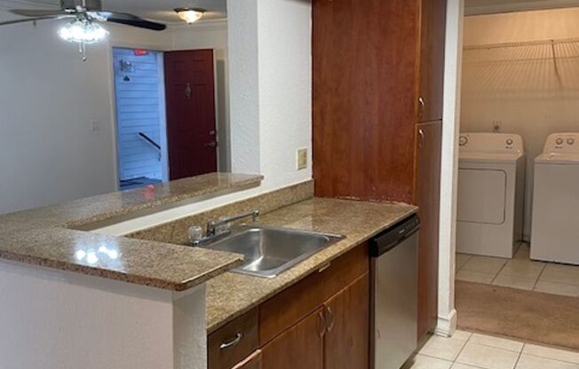 Lexington Place - 1126