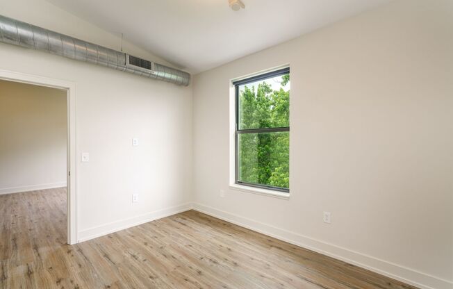 1 bed, 1 bath, $1,405, Unit 1050 N 4th St. Apt. 417