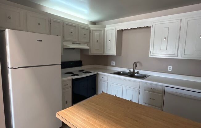 2 beds, 2 baths, 1,068 sqft, $1,299, Unit 7535-09