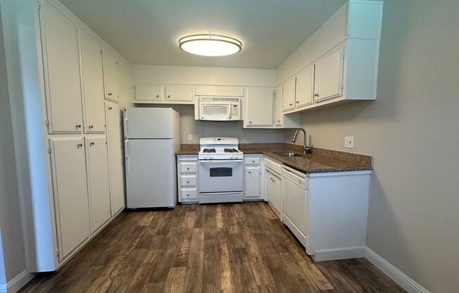 Courtyard Apartments