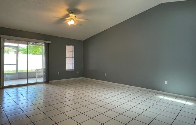 3 beds, 2 baths, $1,600