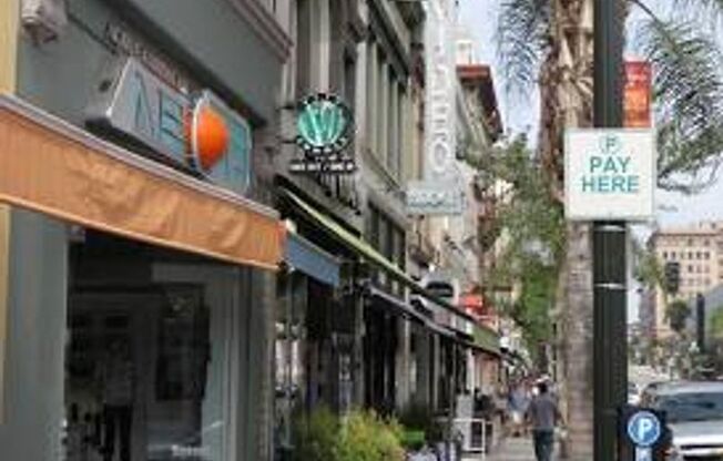 1685-1697 1/2 Summit St / 109-137 E. Penn St