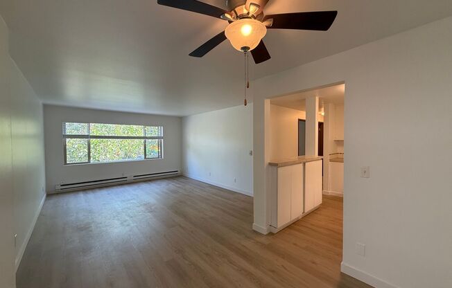 2 beds, 1 bath, 900 sqft, $2,100, Unit 102