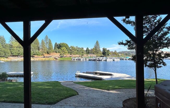 Beautiful Fully Furnished Lake Front Home available JUNE-SEPTEMBER, Don't Miss out on a Summer at the Lake