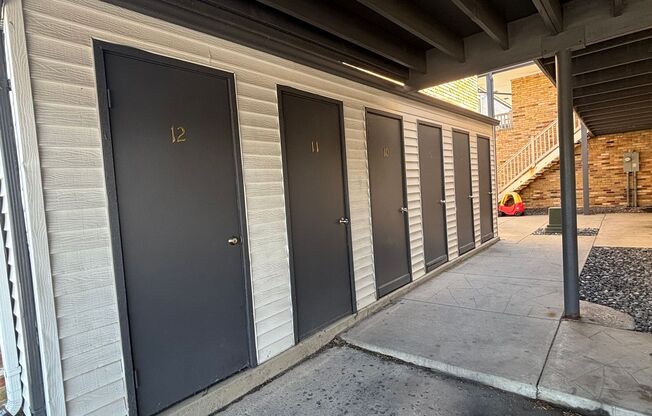 1165 Edgewood (12 Plex Cambridge Apartments)