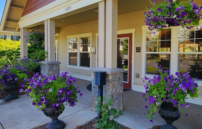 2 beds, 1 bath, 966 sqft, $1,595, Unit 9125