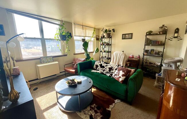 1320 E Capitol Drive