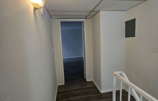 2 beds, 2 baths, $2,800, Unit B