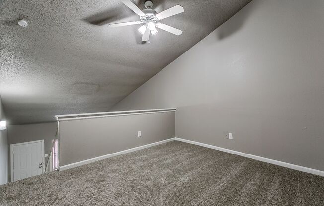1 bed, 1 bath, 558 sqft, $895, Unit 208 N. Tarrant 5
