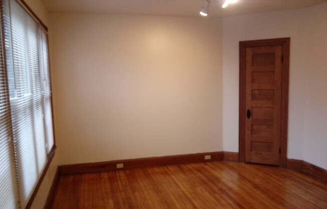 2 beds, 1 bath, 635 sqft, $1,099, Unit 512/12