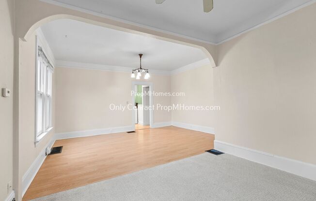 2 beds, 1 bath, $1,849, Unit 6315 E Burnside Street Unit 1