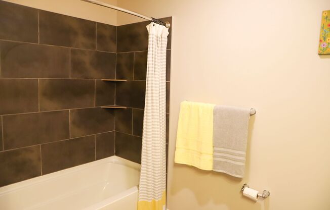 2 beds, 2 baths, 1,195 sqft, $2,250