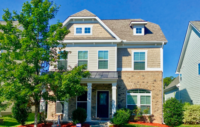 2121 Aventon Ln