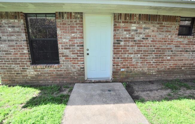 3 beds, 2 baths, $1,595