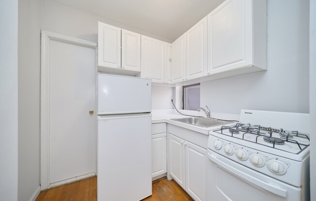 454 9 AVE