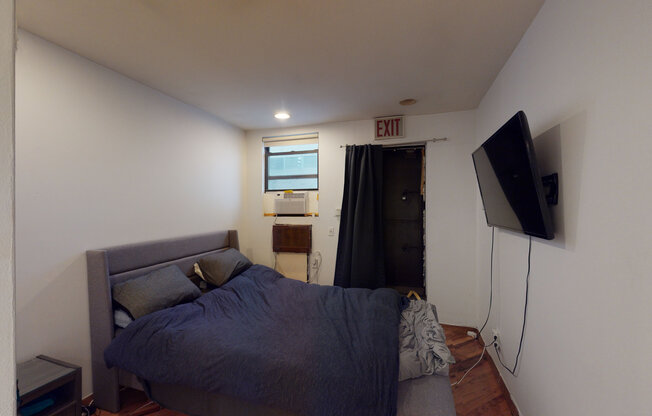 4 beds, 2 baths, $10,500, Unit 2FL