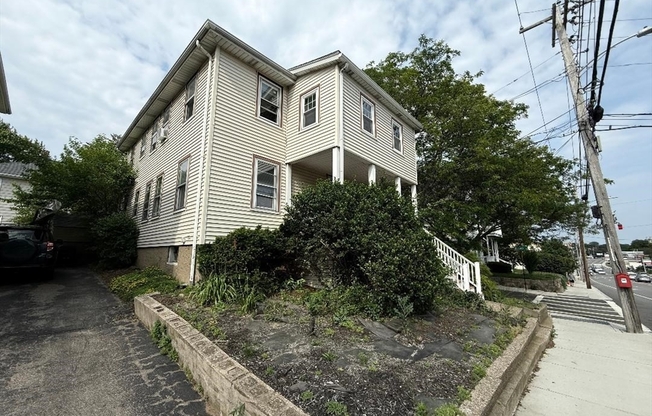 210 QUINCY AVE