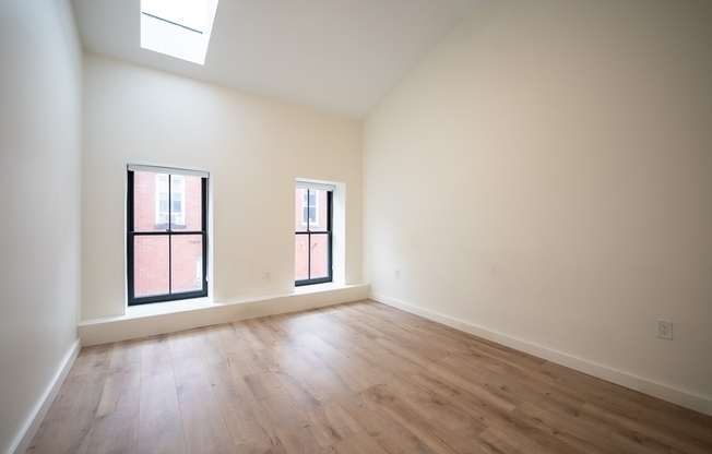 1 bed, 1 bath, 821 sqft, $3,300, Unit 206