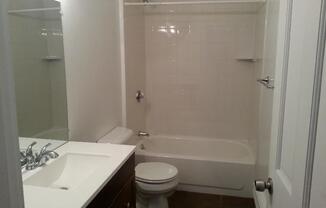 3 beds, 1 bath, $3,300, Unit 3