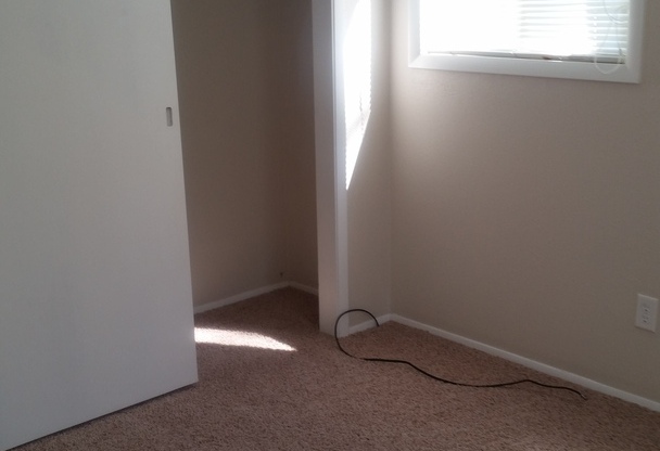 3 beds, 1 bath, $1,175