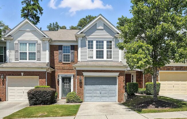 Charming 3BD, 2.5BA Cary Townhome in a Prime Location Near Shopping, Dining, Interstates, and RDU Airport