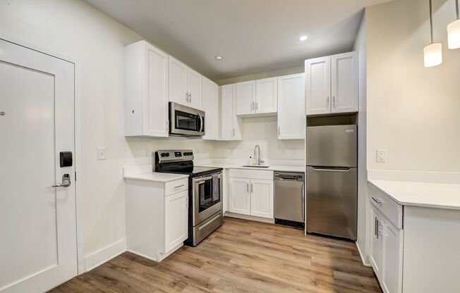 1 bed, 1 bath, 700 sqft, $2,295, Unit 1016