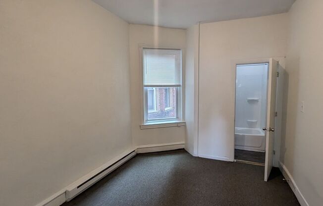 1 bed, 1 bath, 600 sqft, $850, Unit 2nd Fl.