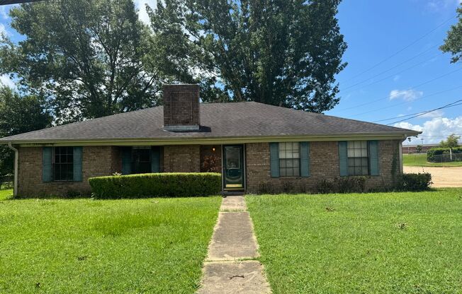 3/2/2 KISD. Exterior storage Fenced yard Pet Friendly