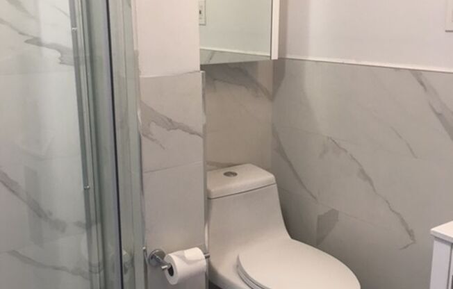2423 Cambreleng LLC