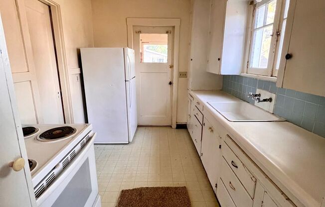 1 bed, 1 bath, 1,376 sqft, $900, Unit 2