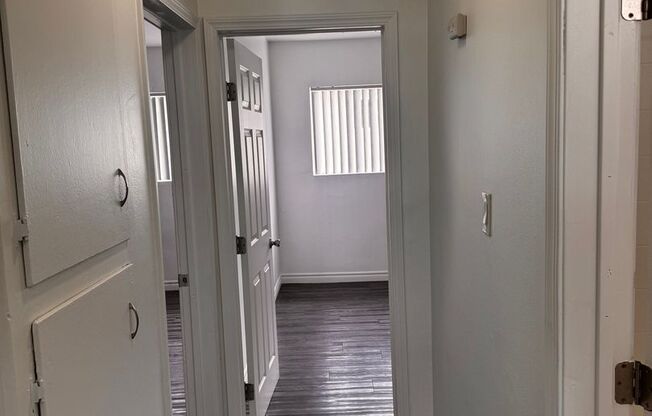 2 beds, 1 bath, 800 sqft, $2,450, Unit 07