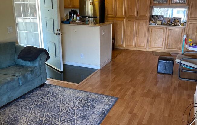 2 bedrooms 2bath Condo in Fremont gated community with pools