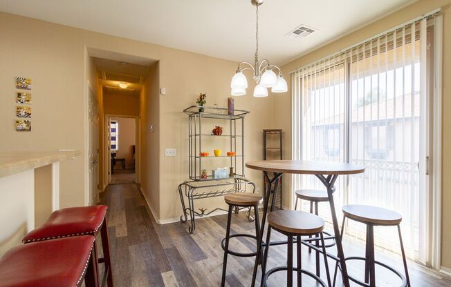 2 beds, 2 baths, $1,895