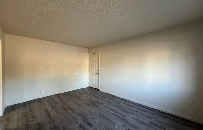 1 bed, 1 bath, 600 sqft, $1,175, Unit 12