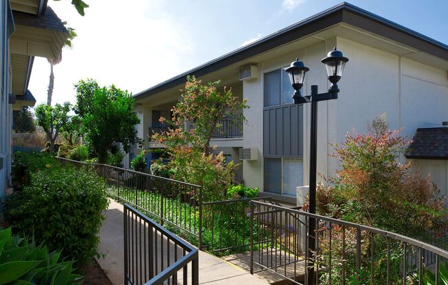 2 beds, 1 bath, 950 sqft, $2,195, Unit 070