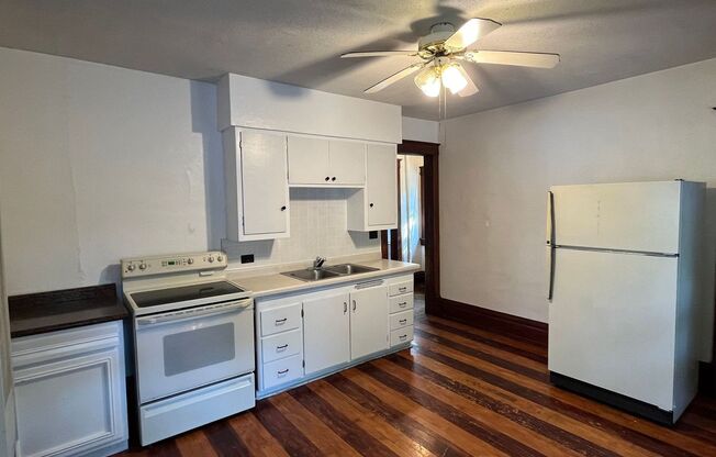 2 beds, 1 bath, $775