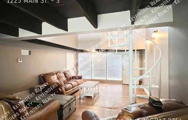 1225 MAIN ST