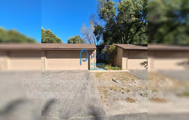 218 W EAGLE LK DR