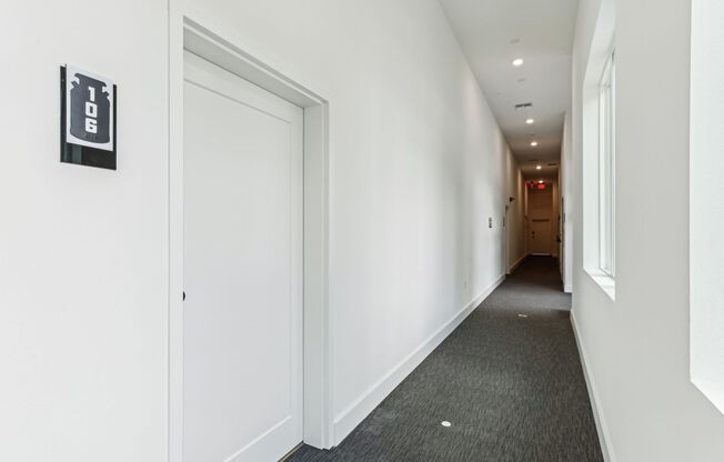 2 beds, 2 baths, 928 sqft, $2,095, Unit 202