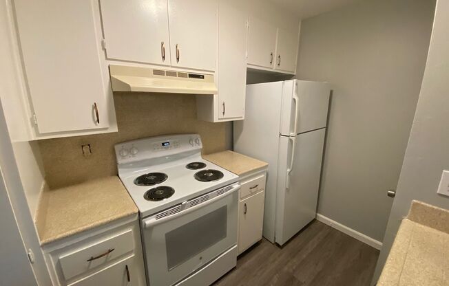 2 beds, 1 bath, $1,595, Unit # 2