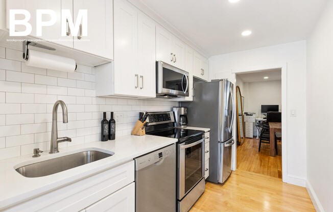 9 HAMMOND POND PKWY
