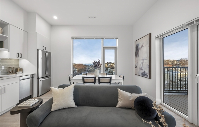 2 beds, 2 baths, 1,000 sqft, $3,120, Unit 614