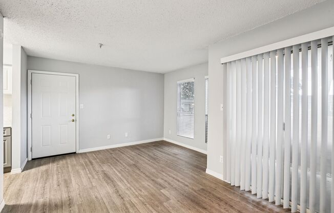 Studio, 1 bath, 450 sqft, $1,056, Unit 807