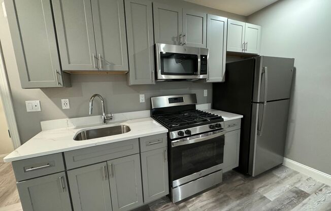 Studio, 1 bath, 300 sqft, $1,700, Unit 202