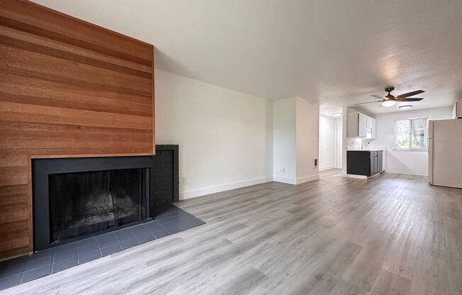 3 beds, 1.5 baths, 1,082 sqft, $1,925, Unit 16