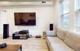 2 beds, 1 bath, 900 sqft, $3,300, Unit 1339 3A